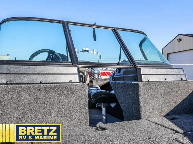 Slide: The Image of Rebel XL 1650 Sport 2025 - 12