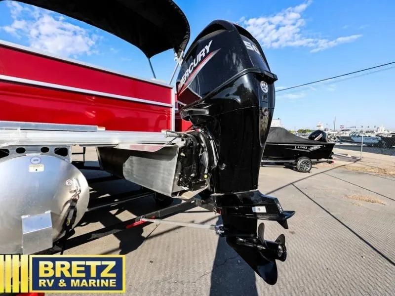 Slide: The Image of Party Barge 16 DLX 2026 - 10