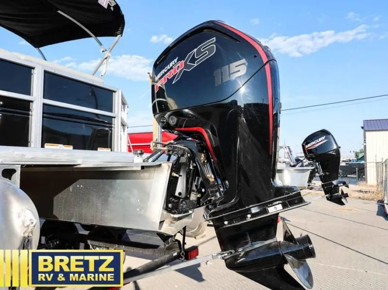 Slide: The Image of Party Barge 18 DLX 2026 - 10