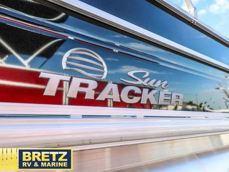 Slide: The Image of Party Barge 18 DLX 2026 - 15