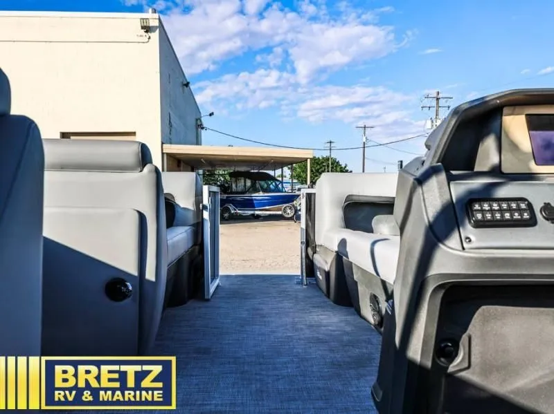 Slide: The Image of Party Barge 18 DLX 2026 - 22