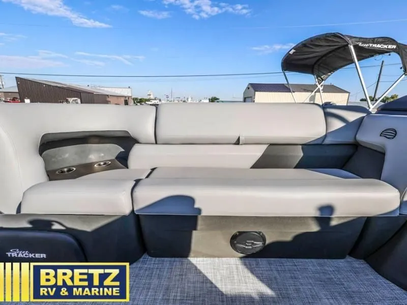 Slide: The Image of Party Barge 18 DLX 2026 - 29