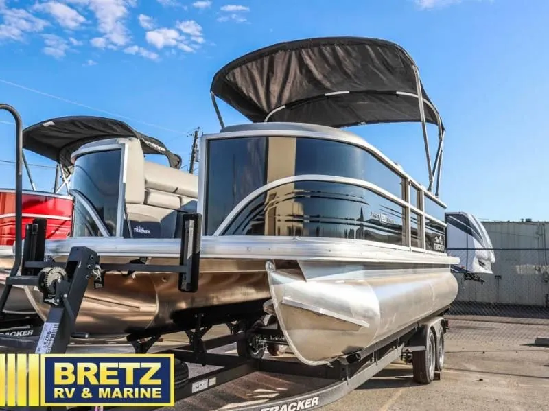 Slide: The Image of Party Barge 18 DLX 2026 - 6