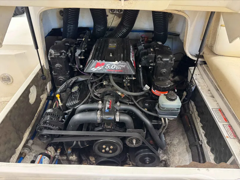 Slide: The Image of Sea Ray 210 Sundeck 2001 - 14