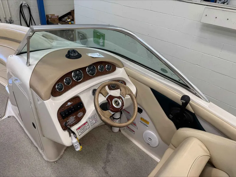 Slide: The Image of Sea Ray 210 Sundeck 2001 - 5