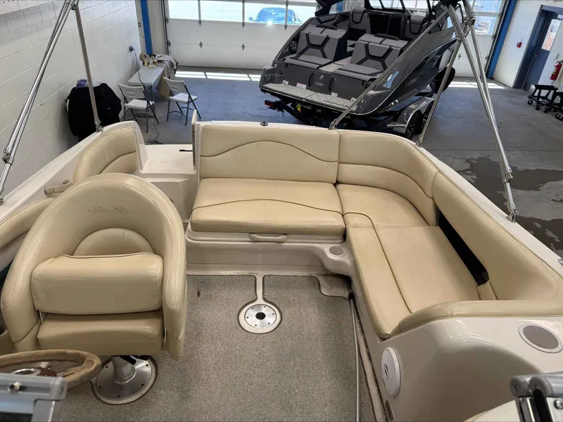 Slide: The Image of Sea Ray 210 Sundeck 2001 - 8