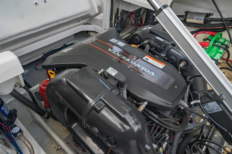 Slide: The Image of Engine compartment of a 2015 Regal 2700 ES Bowrider with Volvo Penta engine. - 21