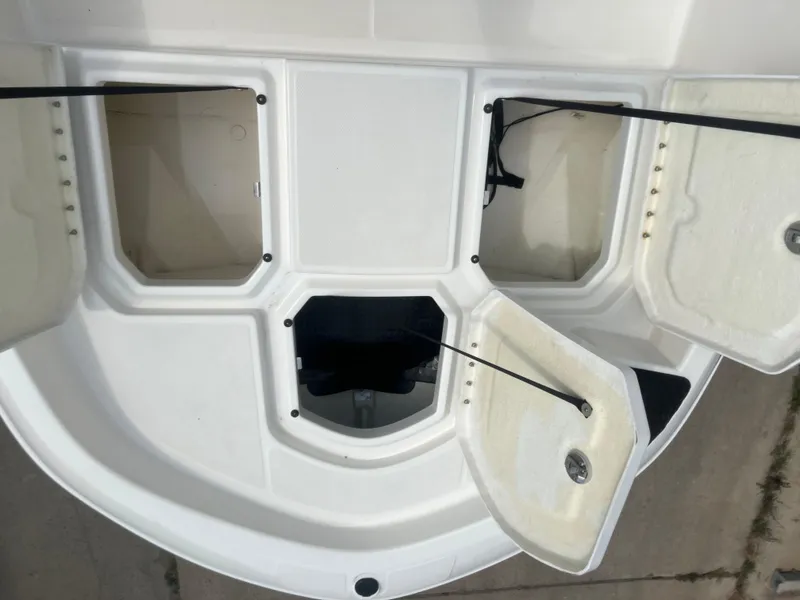 Slide: The Image of Bayliner Element F16 2017 - 16