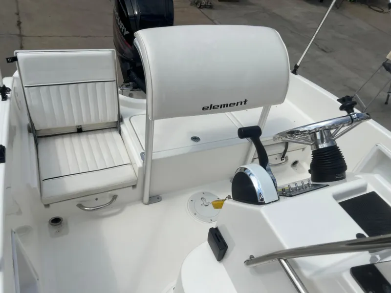 Slide: The Image of Bayliner Element F16 2017 - 17