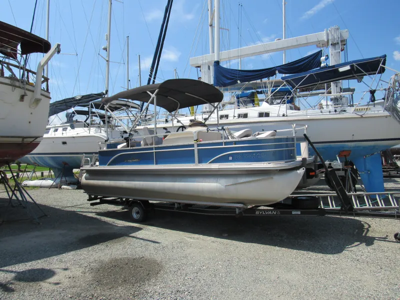 Slide: The Image of SunChaser Classic Fish 8520 4-PT 2017 - 1