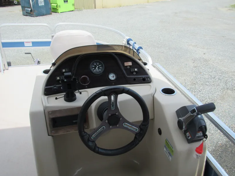 Slide: The Image of SunChaser Classic Fish 8520 4-PT 2017 - 18