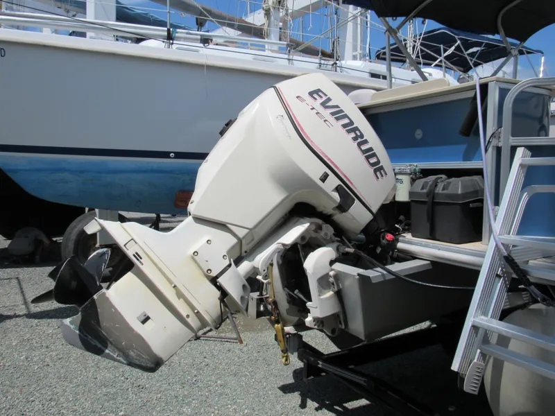 Slide: The Image of SunChaser Classic Fish 8520 4-PT 2017 - 21