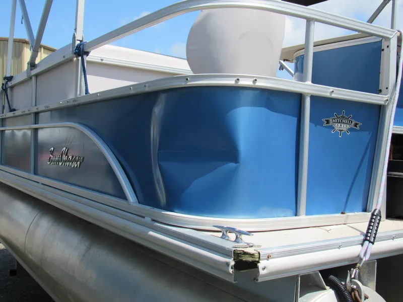 Slide: The Image of SunChaser Classic Fish 8520 4-PT 2017 - 8