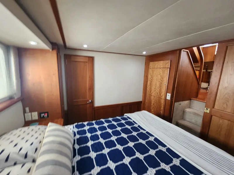 Slide: The Image of Silverton 453 Motor Yacht 2000 - 61