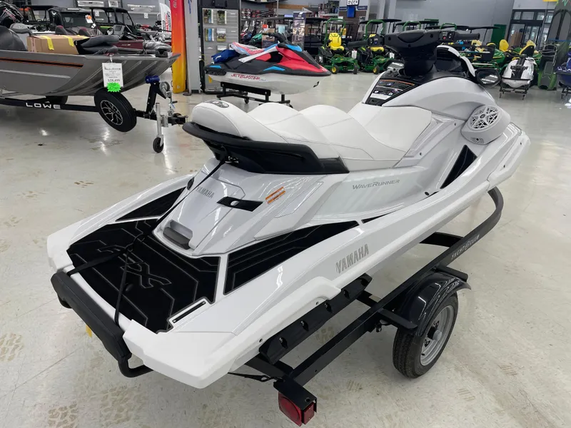 Slide: The Image of 2025 Yamaha WaveRunner FX Cruiser SVHO on display in showroom. - 3