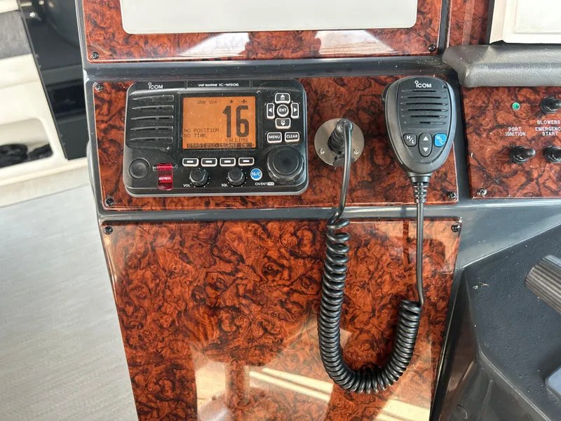 Slide: The Image of Luxurious interior of 1993 Sea Ray 440 Sundancer yacht with plush seating and modern amenities. - 41