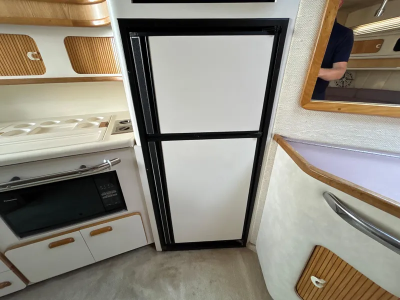 Slide: The Image of Sea Ray 440 Sundancer 1993 - 54