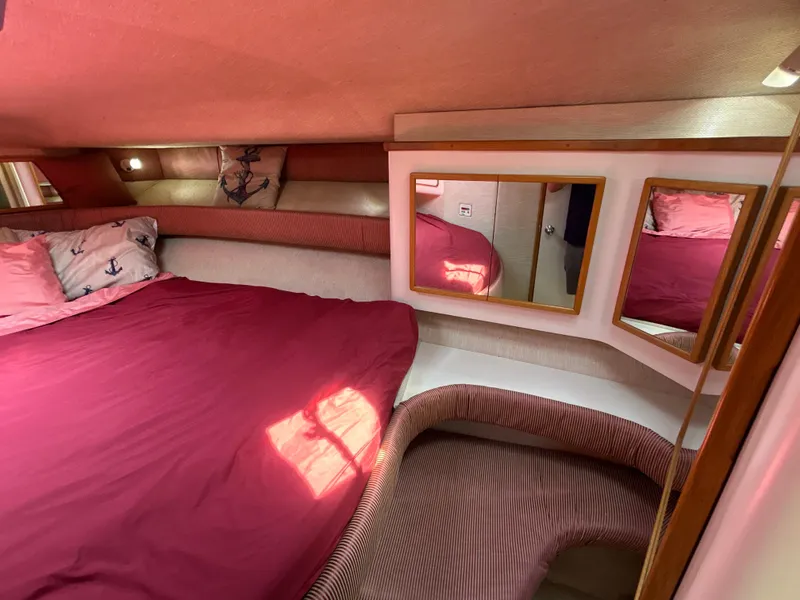 Slide: The Image of Sea Ray 440 Sundancer 1993 - 61