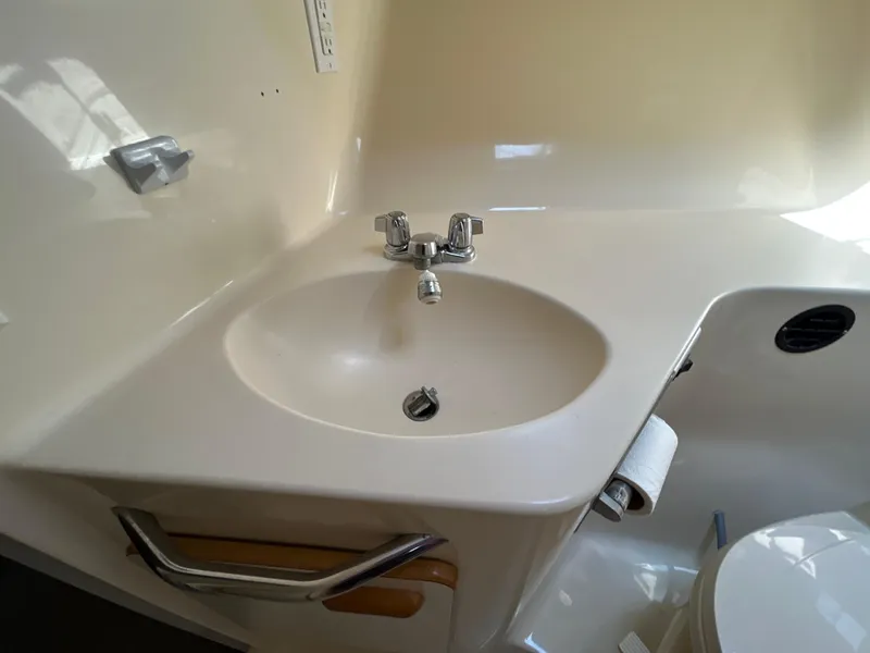 Slide: The Image of Sea Ray 440 Sundancer 1993 - 68