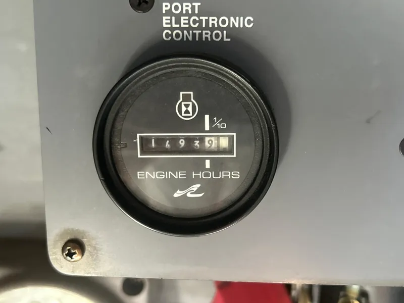 Slide: The Image of Sea Ray 440 Sundancer 1993 - 77