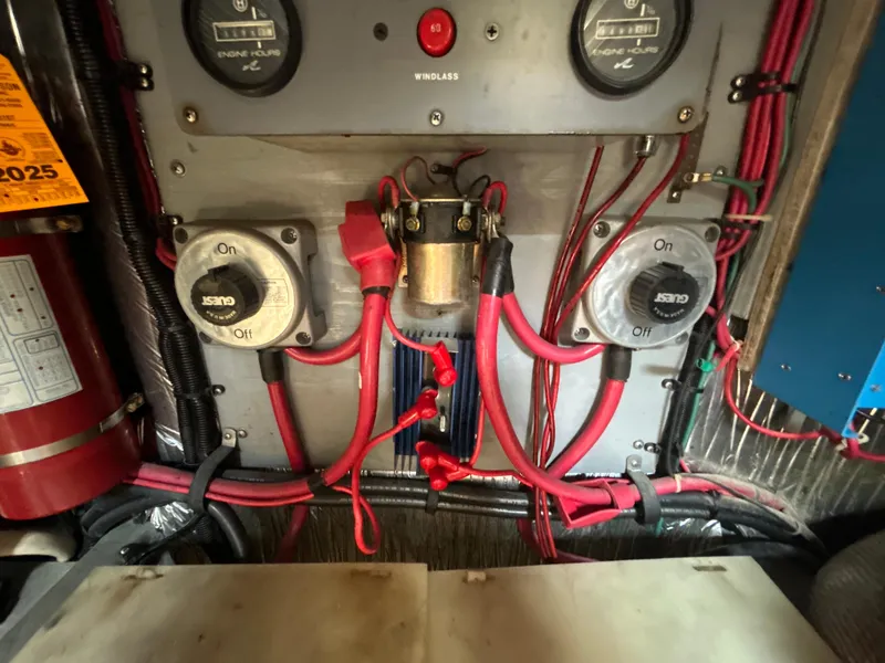 Slide: The Image of Sea Ray 440 Sundancer 1993 - 79