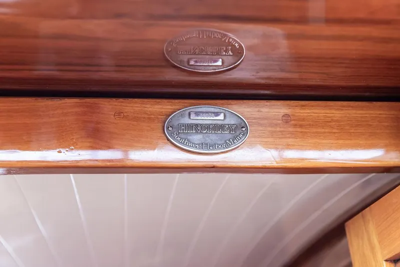 Slide: The Image of Hinckley Yachts Picnic Boat 36 EP 1998 - 50