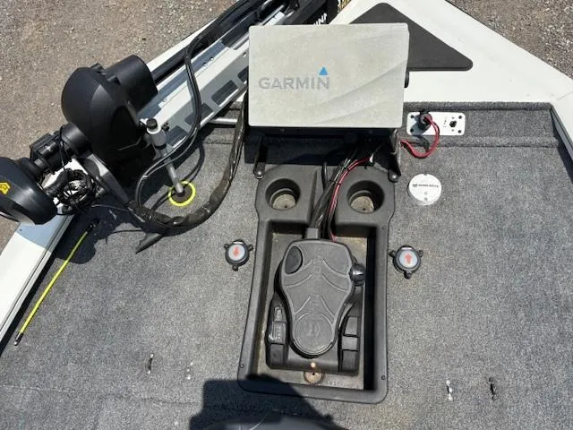 Slide: The Image of 2024 Tracker Pro Team 195 TXW Tournament Edition boat with Garmin navigation system. - 11