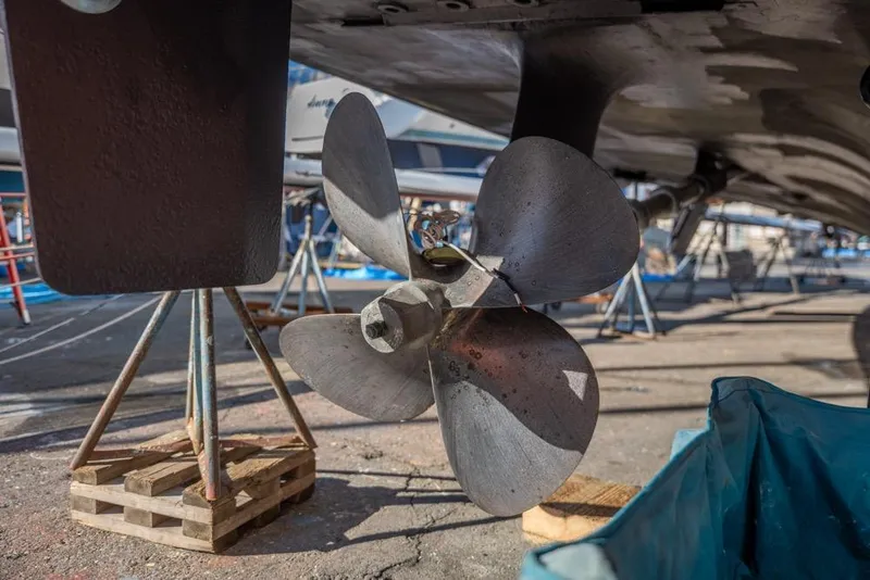 Slide: The Image of Propeller of 1988 Hatteras 65 Sportfish yacht on dry dock for maintenance. - 76
