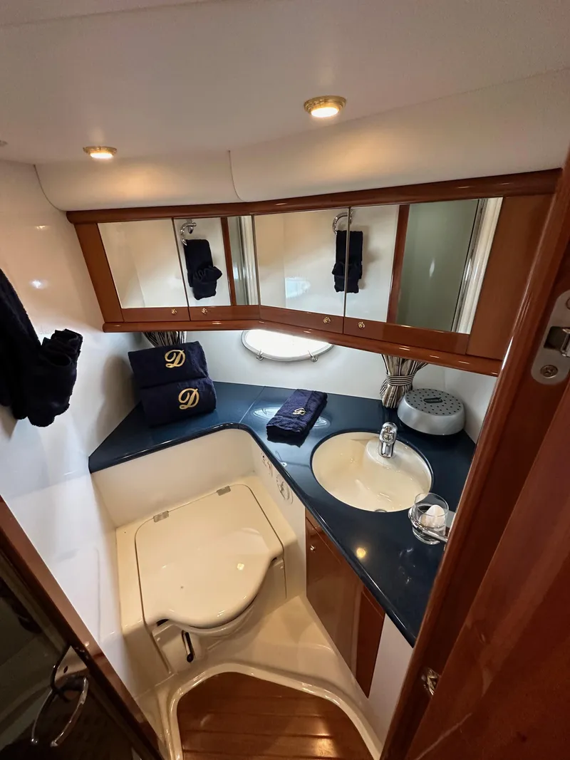 Slide: The Image of Sunseeker Predator 60 2000 - 102