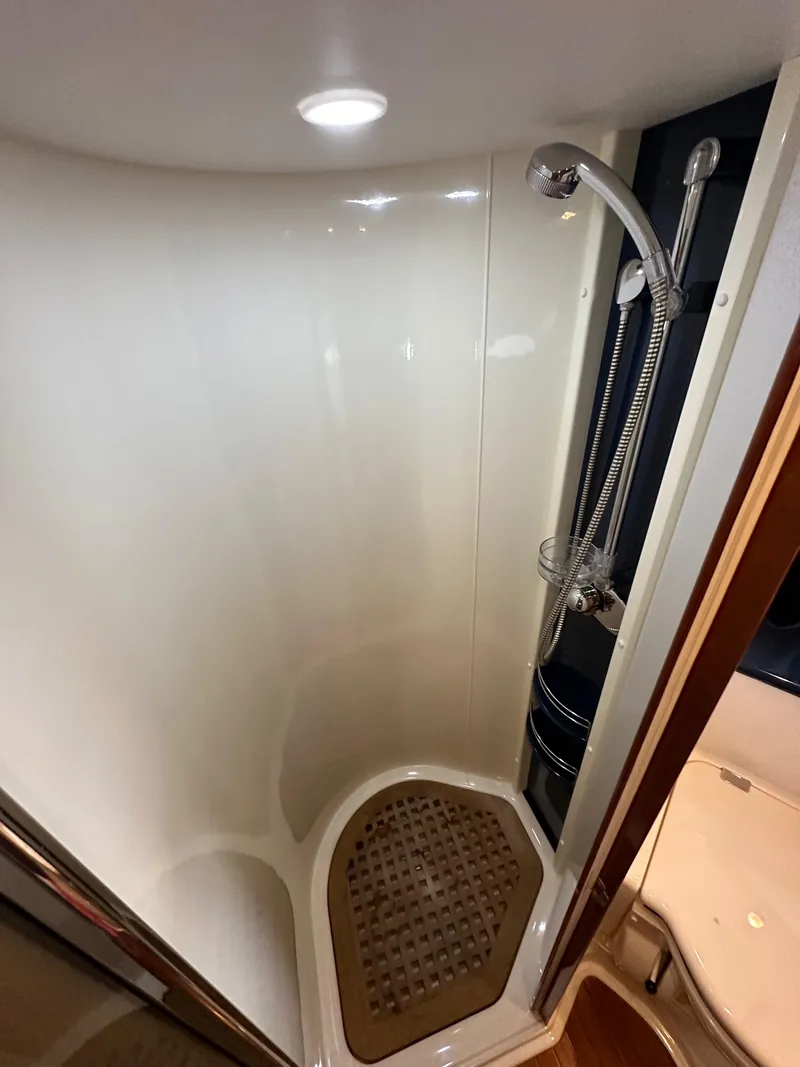 Slide: The Image of Sunseeker Predator 60 2000 - 103