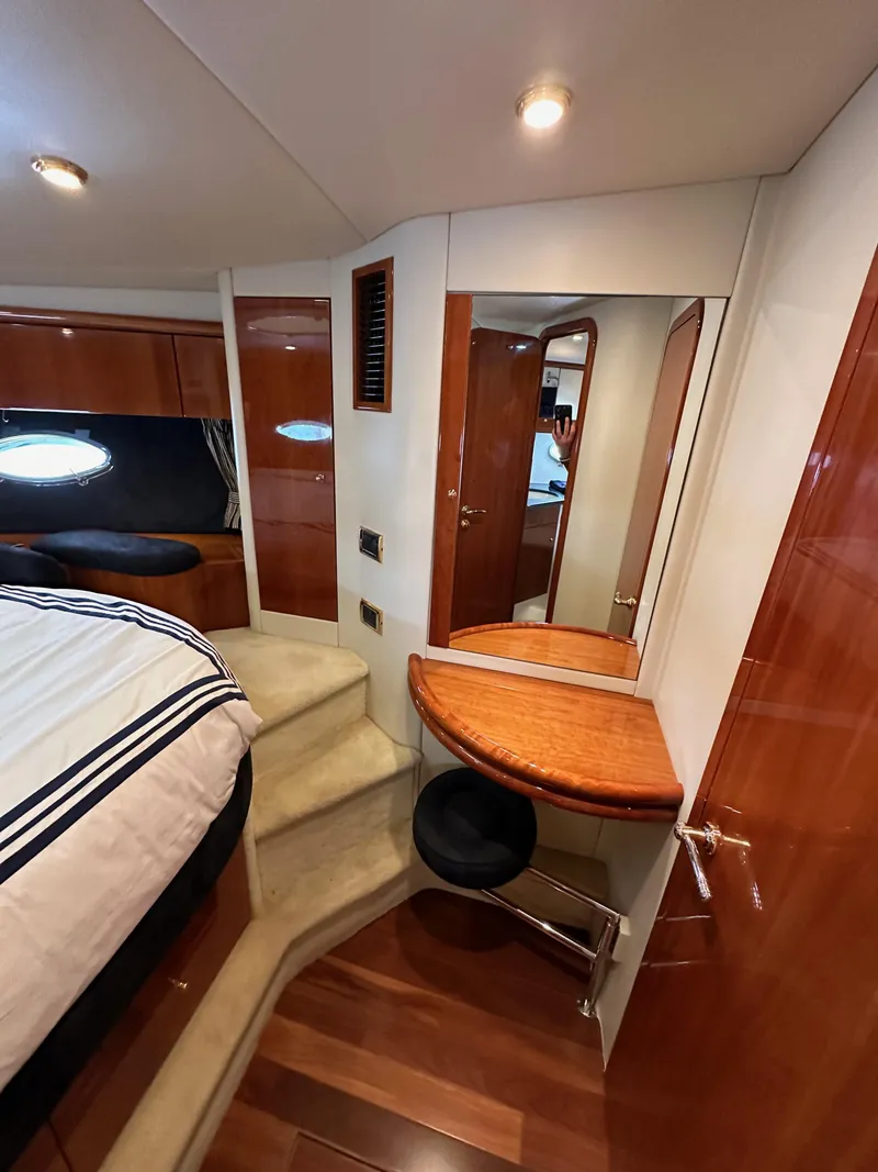 Slide: The Image of Sunseeker Predator 60 2000 - 104