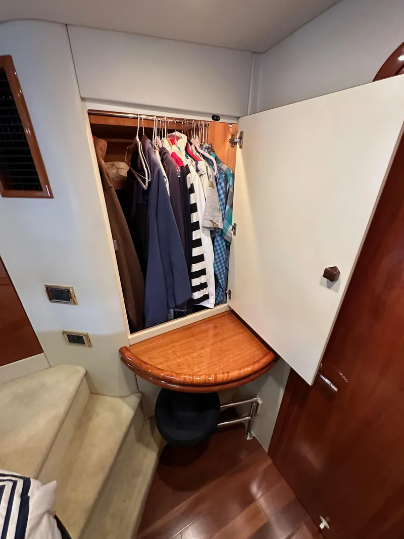 Slide: The Image of Sunseeker Predator 60 2000 - 106