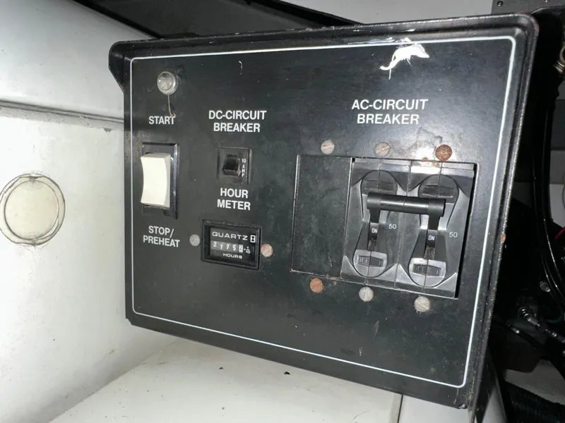 Slide: The Image of Sunseeker Predator 60 2000 - 124