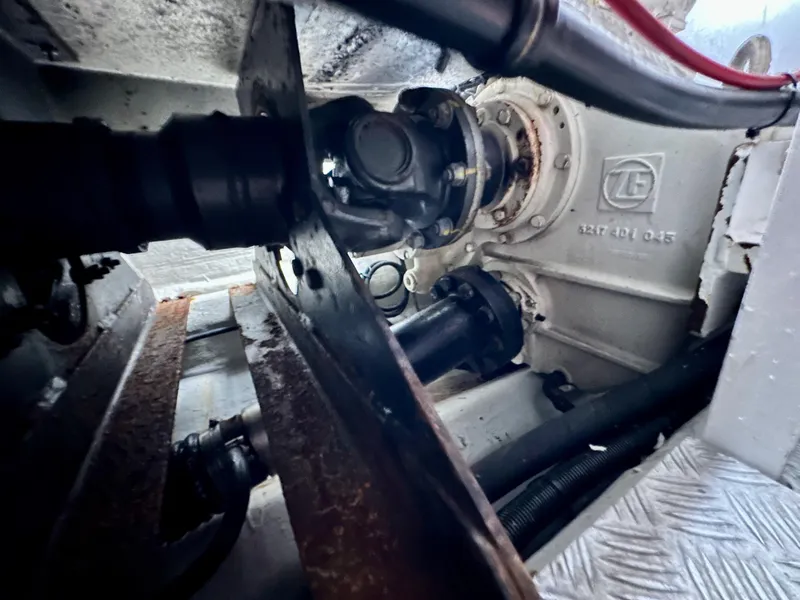 Slide: The Image of Sunseeker Predator 60 2000 - 127