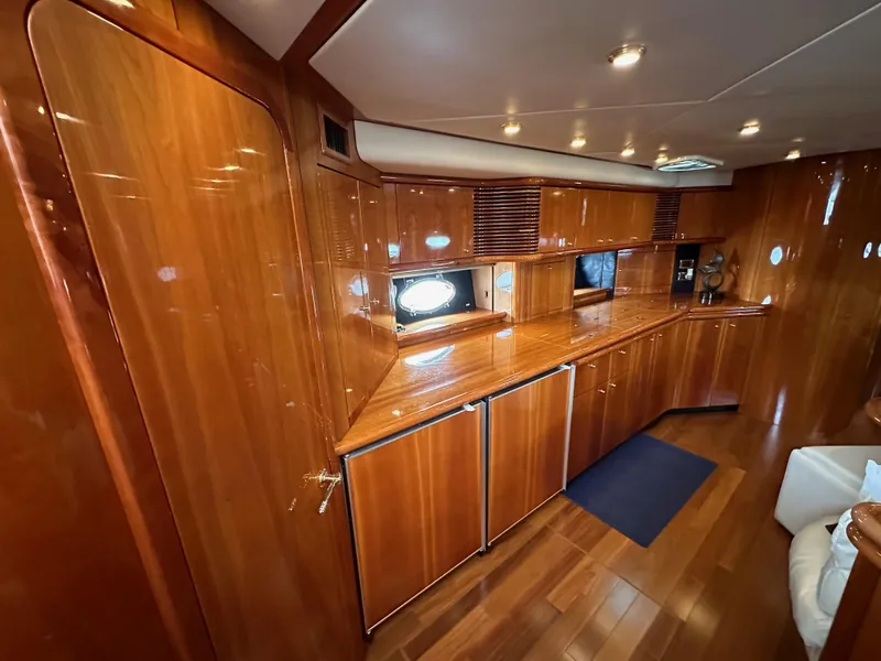 Slide: The Image of Sunseeker Predator 60 2000 - 53