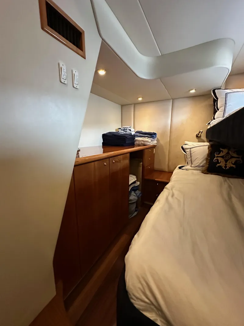 Slide: The Image of Sunseeker Predator 60 2000 - 58