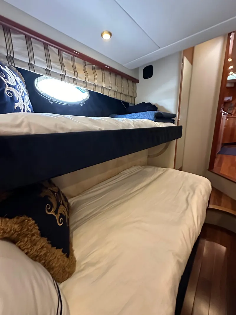 Slide: The Image of Sunseeker Predator 60 2000 - 60