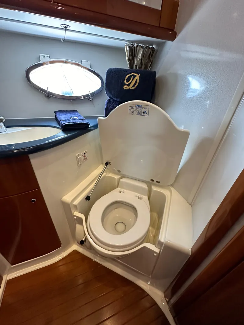 Slide: The Image of Sunseeker Predator 60 2000 - 68