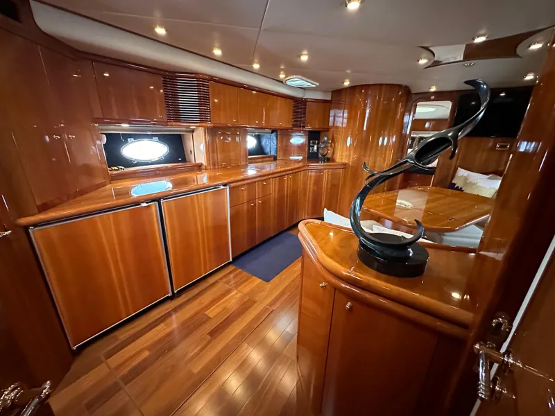 Slide: The Image of Sunseeker Predator 60 2000 - 78