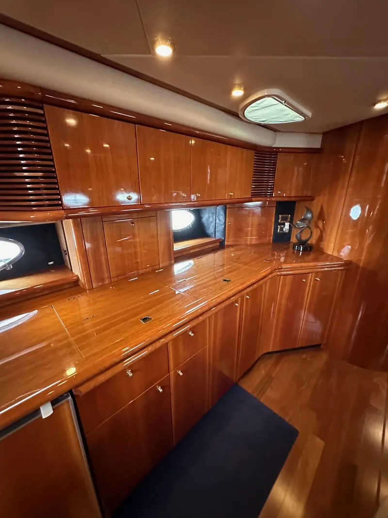 Slide: The Image of Sunseeker Predator 60 2000 - 83