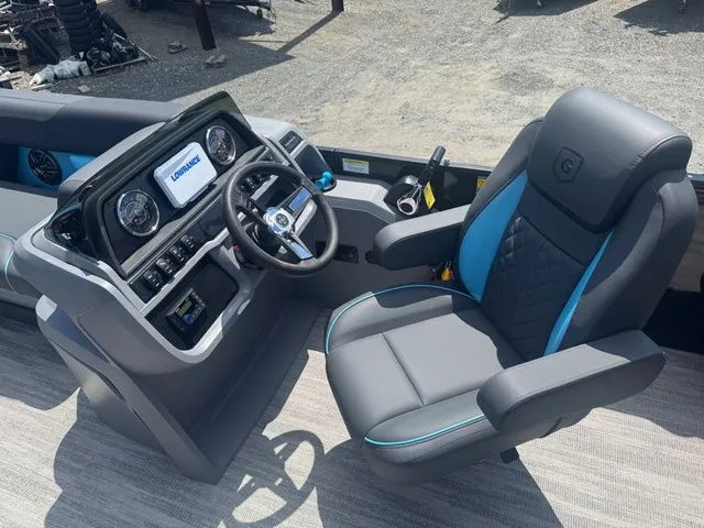 Slide: The Image of Godfrey Sweetwater 2286 SFL - Yamaha 250 SHO 2026 - 10