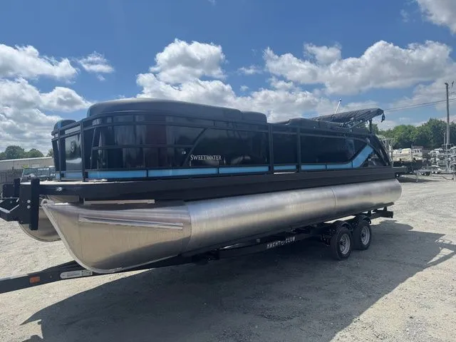 Slide: The Image of Godfrey Sweetwater 2286 SFL - Yamaha 250 SHO 2026 - 16