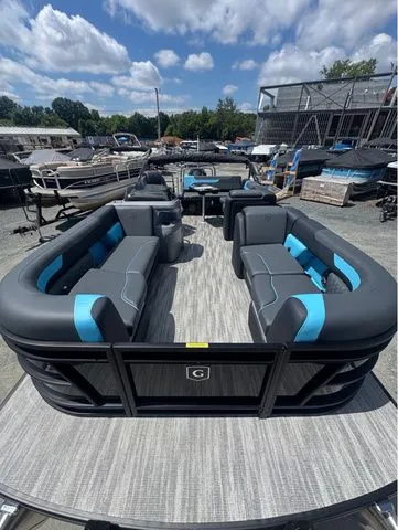 Slide: The Image of Godfrey Sweetwater 2286 SFL - Yamaha 250 SHO 2026 - 5