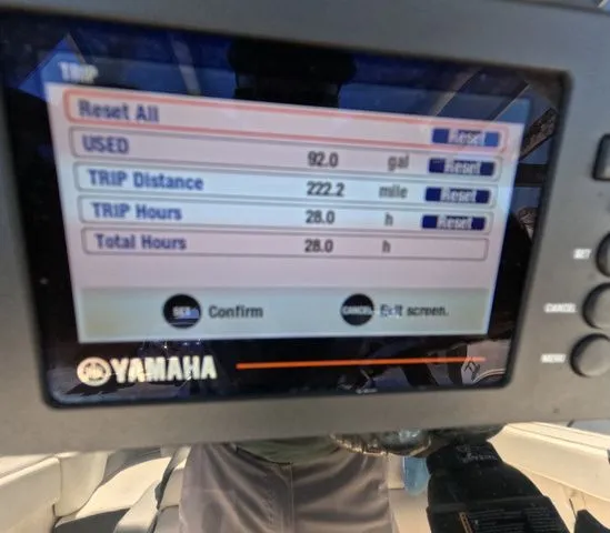 Slide: The Image of Robalo R242 Explorer 2023 - 10