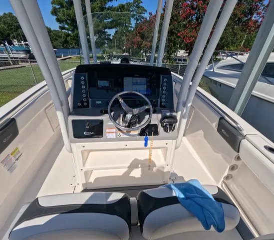 Slide: The Image of Robalo R242 Explorer 2023 - 19