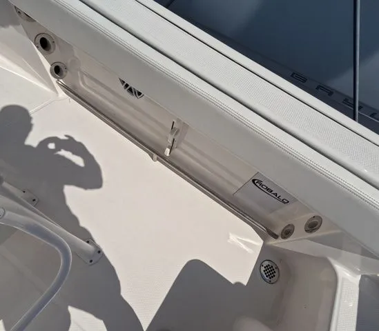 Slide: The Image of Robalo R242 Explorer 2023 - 26