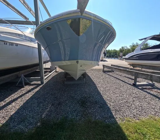 Slide: The Image of Robalo R242 Explorer 2023 - 3