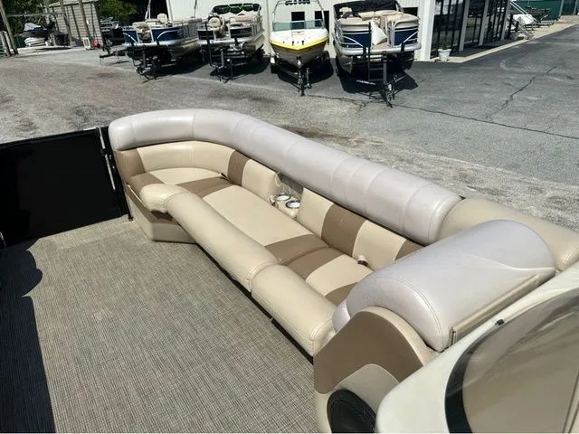 Slide: The Image of Bentley Pontoons 253 Bentley Elite Admiral 2017 - 10