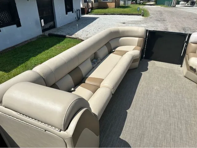 Slide: The Image of Bentley Pontoons 253 Bentley Elite Admiral 2017 - 11