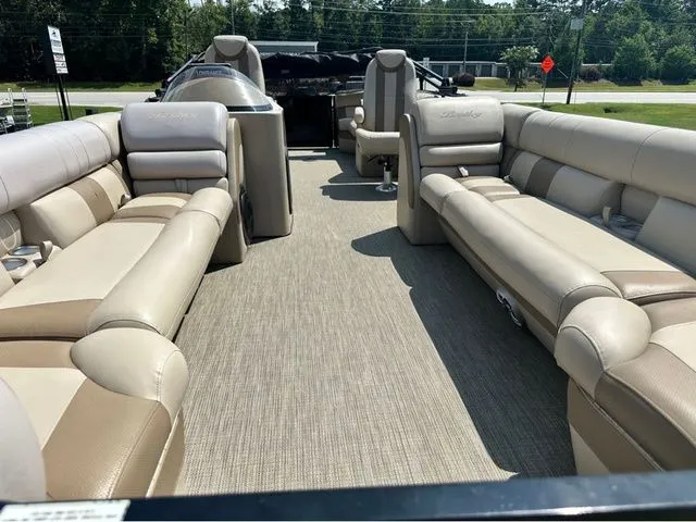 Slide: The Image of Bentley Pontoons 253 Bentley Elite Admiral 2017 - 12